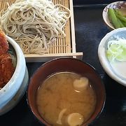 名物のソースかつ丼とそばをセットで