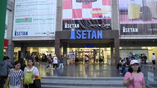 さすが、日本の食材が充実です。