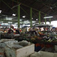 肉・魚・野菜・食材もあります