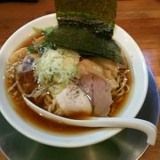 あっさり鶏醤油スープのラーメンが美味しいです。