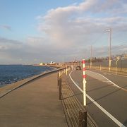 天気が良ければドライブしながら海の景色を楽しめます