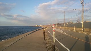 天気が良ければドライブしながら海の景色を楽しめます