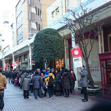 三越仙台店の行列