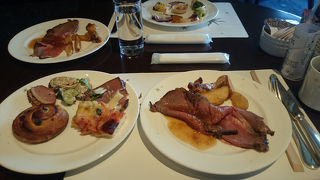 70階でローストビーフ食べ放題