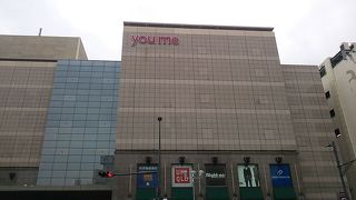 地下１階の食料品売場では動物の鳴き声が鳴くセルフレジがあります