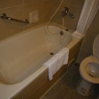 浴槽とトイレです