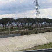 ローマから高速道路をナポリに行く途中にありました