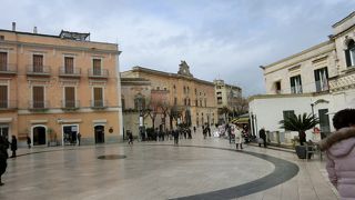 マテーラの中心で、観光の拠点にふさわしい。