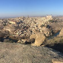 展望台のさらに上の岩山から