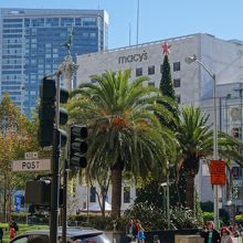 ユニオンスクエアの目の前です