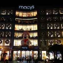 夜のチーズケーキファクトリーは大混雑