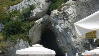 ヨーロッパ最大規模の鍾乳洞観光はまるで遊園地！