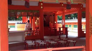 住吉神社、 楽水園のある通り