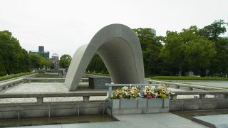 これが”あの慰霊碑”かとシミジミと追悼