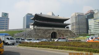 建て直された南大門