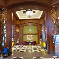 玄関を入った左手はレセプションエリア