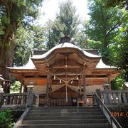 前九年の役の際、源義家がこの神社で戦勝祈願