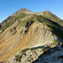 雄大な山容の笠ヶ岳。