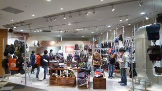 カジュアルバッグの豊富な品揃え