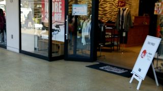 オニツカタイガーのアウトレット