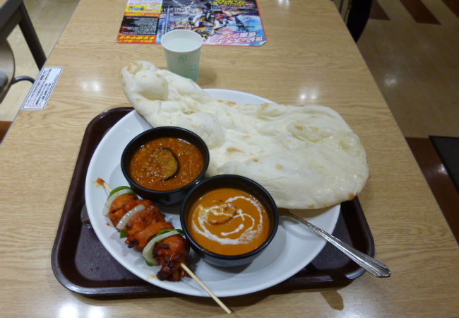 イオンの４階。安いですが日本人向けにアレンジされすぎて、インドカレーらしくない味です。