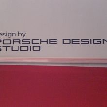 ドイツ製車両は、ポルシェデザインとシーメンス社の開発です。