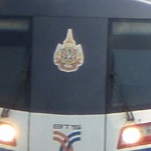 仏像が入っている車両もあります。ＢＴＳマークは下になりました