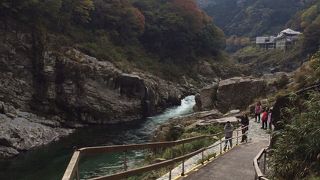 断崖が続きます