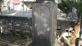 築地本願寺境内にあります