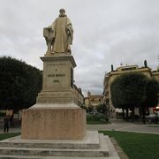 ドレミファ・・を発明した人の広場