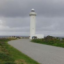 平安名崎灯台、全景。