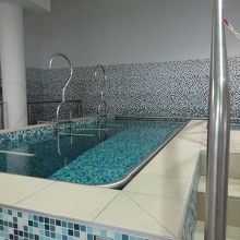 こちらも冷たい。