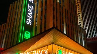 大人気のバーガー屋さん