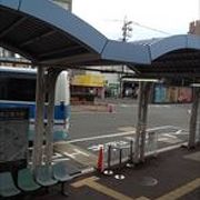 ロータリーには、高速バスの乗り場も有って、この駅から関西空港行も有りますので、大変、便利なロータリーとなっています。