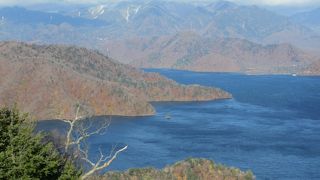 広い駐車場があります