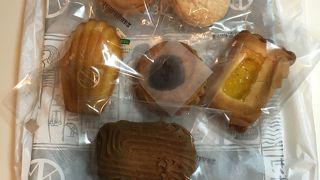 ロシアケーキがバラ買いできる。