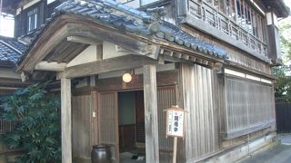 昭和初期に建てられたレトロな町家