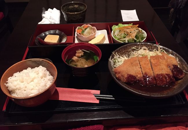 奈良っぽいメニューの定食屋さん