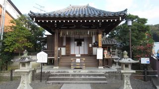 如意輪観音と首振り地蔵。