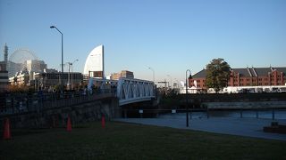 目立たぬ橋ですが