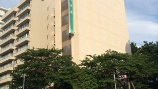 ここは、結婚式場として昔より有名で、緑の中に建物が有って、都会の中とは思えない小鳥のさえずりが聞こえる。そんな所です。