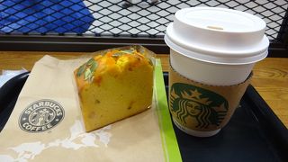 到着後に一息(スターバックス関空1階)