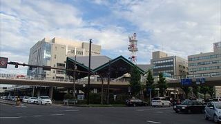 この駅、京阪電気鉄道の駅の一つで、大津港が近くに有って、琵琶湖も見る事のできるそんな駅となっています。