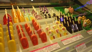 アイスファクトリー (釜山本店)  色とりどりのアイス