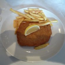 コースの料理　ポークカツレツ