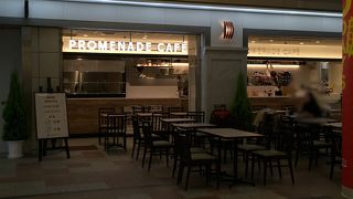 クリスタ長堀の西端にあるカフェ♪