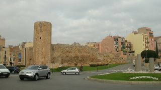 地中海をバックに写真を