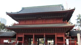 境内への入口です