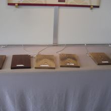 木の違いを見れました。手で触ることもできました。