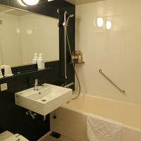 お風呂は広いしシャンプーもPOLAなのが嬉しい